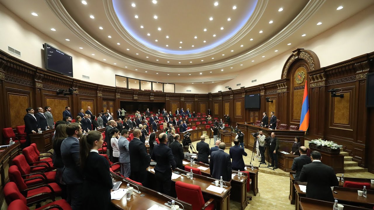 Իշխանության խորհրդանշական ժեստերը և հասարակության ընկալումը